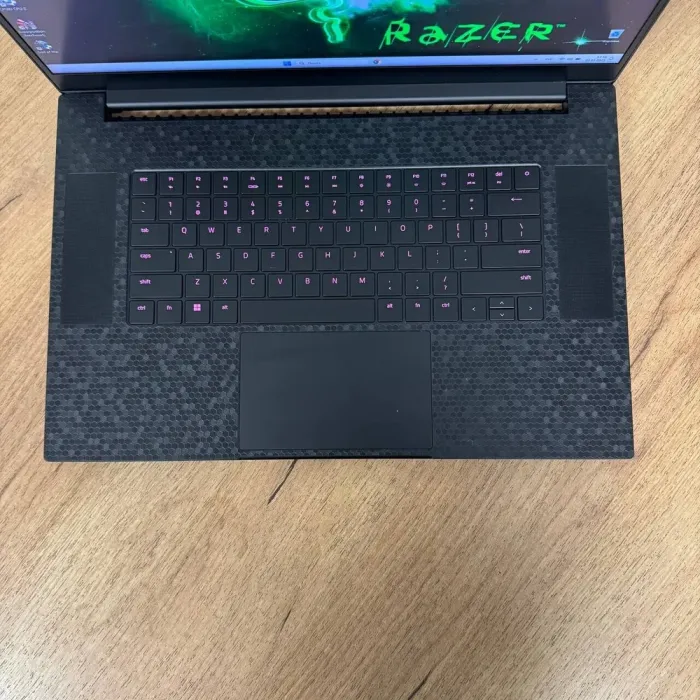 Ігровий ноутбук Razer Blade 17 RZ09-0423 / 17.3" (2560x1440) IPS / Intel Core i7-12800H (14 (20) ядер по 2.4 - 4.8 GHz) / 32 GB DDR5 / 1000 GB SSD / nVidia GeForce RTX 3080 Ti, 16 GB GDDR6, 256-bit / WebCam б/в - зображення 7