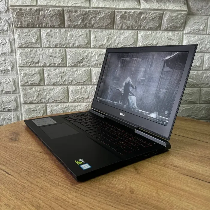 Ігровий ноутбук Dell Inspiron 15 Gaming 7567 / 15.6" (1920x1080) IPS / Intel Core i5-7300HQ (4 ядра по 2.5-3.5 GHz) / 8 GB DDR4 / 128 GB SSD M.2 + 1000 GB HDD / GeForce GTX 1050, 4 GB GDDR5, 128-bit / WebCam б/в - зображення 5