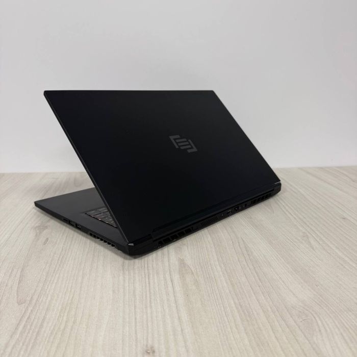 Ігровий ультрабук MainGear Vector Pro MG-VCP17A-3080 / 17,3" (2560x1440) IPS / AMD Ryzen 9 5900HX (8 (16) ядер по 3,3 - 4,6 ГГц) / 64 ГБ DDR4 / 1000 ГБ SSD NVMe / nVidia GeForce RTX 3080, 16 ГБ GDDR6, 256-біт / WebCam б/в - зображення 6