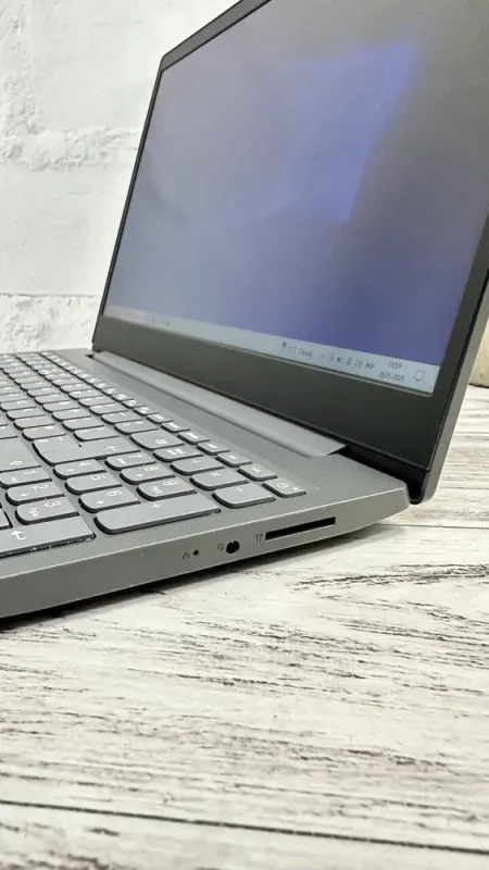 Ультрабук Lenovo V15-IIL / 15.6" (1920x1080) IPS / Intel Core i5-1035G1 (4 (8) ядра по 1.0 - 3.6 GHz) / 8 GB DDR4 / 256 GB SSD / Intel UHD Graphics / WebCam б/в - зображення 5