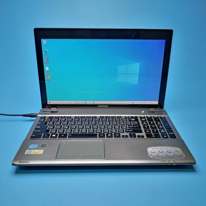 Ноутбук Б-клас Toshiba Satellite P855-S5312 / 15.6" (1366x768) TN / Intel Core i5-3210M (2 (4) ядра по 2.5 - 3.1 GHz) / 8 GB DDR3 / 240 GB SSD / Intel HD Graphics 4000 / WebCam / DVD-ROM / Win 10 Home б/в - зображення 2
