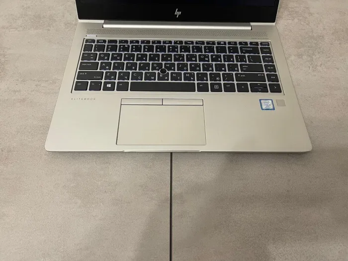 Ультрабук Б-клас HP EliteBook 840 G5 / 14" (1920x1080) IPS / Intel Core i5-8365U (4 (8) ядра по 1.6 - 4.1 GHz) / 16 GB DDR4 / 256 GB SSD M.2 / Intel UHD Graphics 620 б/в - зображення 4