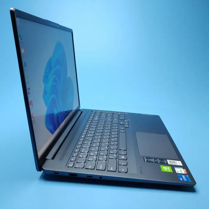 Ігровий ультрабук Lenovo IdeaPad 5 Pro 16IHU6 / 16" (2560x1600) IPS / Intel Core i5-11300H (4 (8) ядра по 2.6 - 4.4 GHz) / 8 GB DDR4 / 256 GB SSD / nVidia GeForce MX450, 2 GB GDDR6, 64-bit / WebCam / Win 11 Home б/в - зображення 4