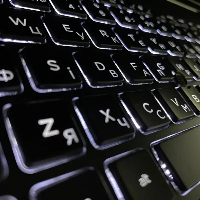 Ультрабук Dell Latitude 5500 / 15.6" (1920x1080) IPS / Intel Core i5-8365U (4 (8) ядра по 1.6 - 4.1 GHz) / 16 GB DDR4 / 256 GB SSD / Intel UHD Graphics / WebCam / Fingerprint б/в - зображення 6