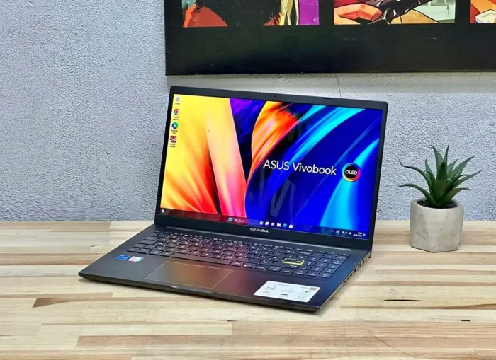 Ультрабук Asus VivoBook 15 K513E / 15.6" (1920x1080) IPS / Intel Core i5-1135G7 (4 (8) ядра по 2.4 - 4.2 GHz) / 16 GB DDR4 / 512 GB SSD / Intel Iris Xe Graphics / WebCam / Win 11 б/в - зображення 4