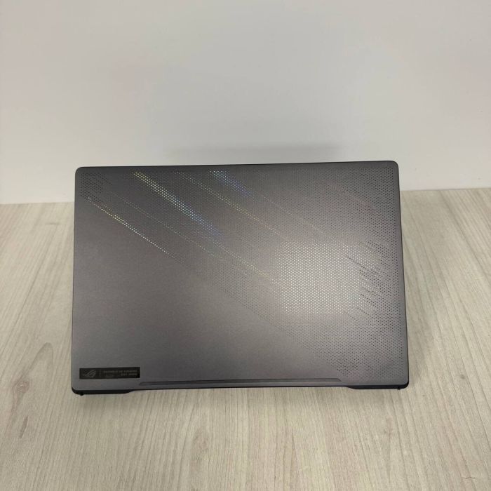 Ігровий ультрабук Asus ROG Zephyrus G15 GA503QS / 15,6" (2560x1440) IPS / AMD Ryzen 9 5900HS (8 (16) ядер по 3,0 - 4,6 ГГц) / 16 ГБ DDR4 / 1000 ГБ SSD NVMe / nVidia GeForce RTX 3080, 8 ГБ GDDR6, 256-біт б/в - зображення 3