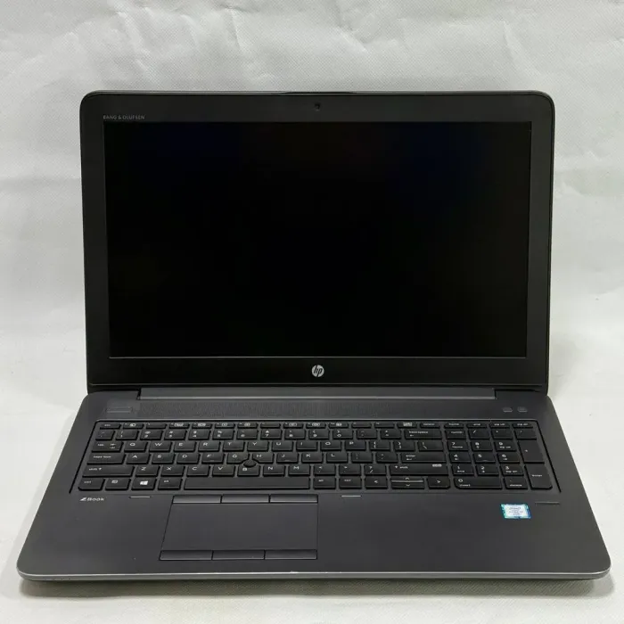 Мобільна робоча станція HP ZBook 15 G3 / 15.6" (1920x1080) IPS / Intel Core i7-6820HQ (4 (8) ядра по 2.7 - 3.6 GHz) / 32 GB DDR4 / 512 GB SSD / nVidia Quadro M1000M, 2 GB GDDR5, 128-bit / WebCam / Windows 10 Pro б/в - зображення 3