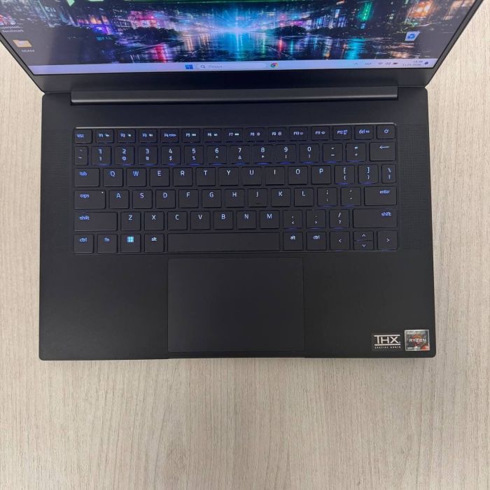 Ігровий ультрабук Razer Blade 14 RZ09-0427 / 14" (2560x1440) IPS / AMD Ryzen 9 6900HX (8 (16) ядер по 3,3 - 4,9 ГГц) / 16 ГБ DDR5 / 512 ГБ SSD NVMe / nVidia GeForce RTX 3080 Ti, 16 ГБ GDDR6, 256-біт / WebCam б/в - изображение 3