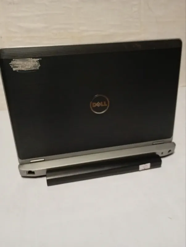 Нетбук Б-клас Dell Latitude E6230 / 12.5" (1366x768) TN / Intel Core i5-3340M (2 (4) ядра по 2.7 - 3.4 GHz) / 4 GB DDR3 / 64 GB SSD / Intel HD Graphics 4000 / WebCam б/в - зображення 4