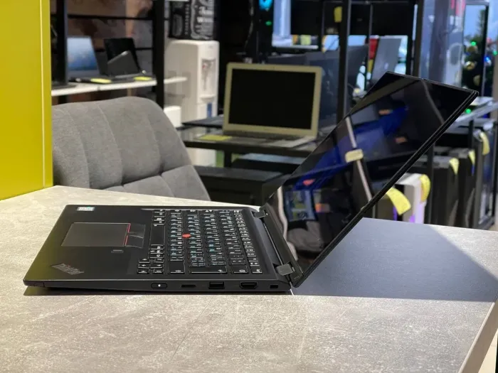 Ультрабук-трансформер Lenovo ThinkPad X390 Yoga / 13.3" (1920x1080) IPS Touch / Intel Core i5-8250U (4 (8) ядра по 1.6 - 3.4 GHz) / 16 GB DDR4 / 480 GB SSD / Intel UHD Graphics / WebCam б/у - зображення 4