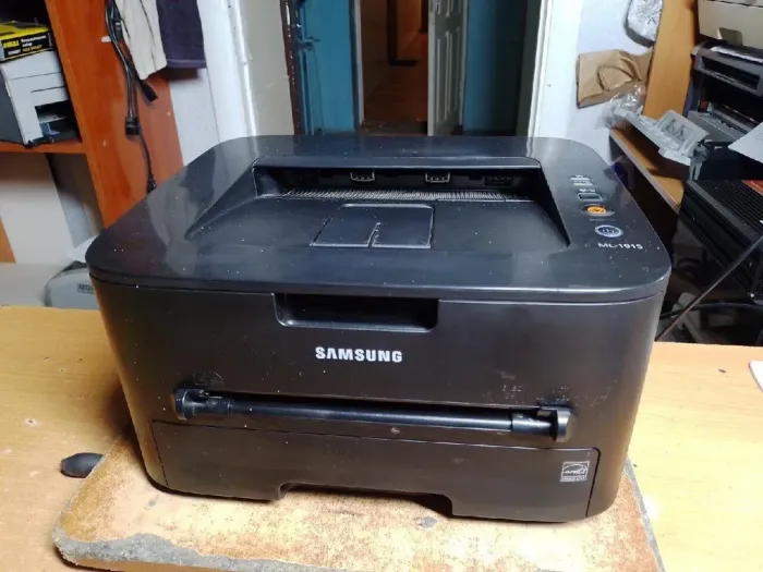 Принтер Б-клас Samsung ML-1915 / Лазерний монохромний друк / 600x1200 dpi / A4 / 18 стор/хв / USB 2.0 б/в - зображення 2