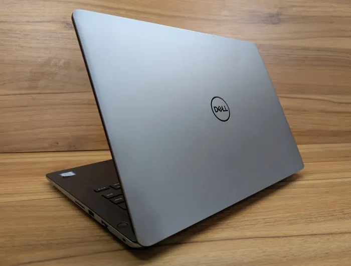 Ультрабук Dell Vostro 5481 / 14" (1920x1080) IPS / Intel Core i7-8565U (4 (8) ядра по 1.8 - 4.6 GHz) / 8 GB DDR4 / 256 GB SSD / Intel UHD Graphics / WebCam / Windows 10 б/в - зображення 7