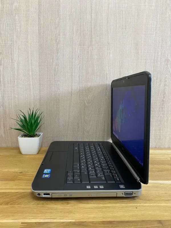 Ноутбук Dell Latitude E6430 / 14" (1366x768) TN / Intel Core i7-3540M (2 (4) ядра по 3.0 - 3.7 GHz) / 8 GB DDR3 / 128 GB SSD / Intel HD Graphics 4000 / WebCam / VGA б/в - зображення 7