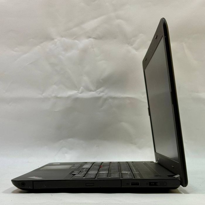 Ноутбук Lenovo ThinkPad E550 / 15.6" (1366x768) TN / AMD A6-7000 (2 ядра по 2.2 - 3.0 GHz) / 8 GB DDR3 / 120 GB SSD / AMD Radeon R4 Graphics / WebCam / Windows 10 Pro б/в - зображення 5