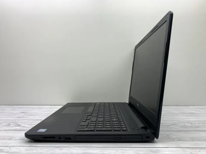 Ноутбук Б-клас Dell Inspiron 15 3576 / 15.6" (1920x1080) TN / Intel Core i3-7020U (2 (4) ядра по 2.3 GHz) / 8 GB DDR4 / 120 GB SSD / AMD Radeon R5 M435, 2 GB GDDR5, 64-bit / WebCam / DVD-ROM б/в - зображення 7
