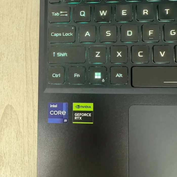 Ігровий ноутбук Б-класу Acer Predator Helios 16 PH16-71 / 16" (2560x1600) IPS / Intel Core i9-13900HX (24 (32) ядра по 2,2 - 5,4 ГГц) / 16 ГБ DDR5 / 512 ГБ SSD / nVidia GeForce RTX 4080, 12 ГБ GDDR6, 192-bit / WebCam б/в - зображення 4