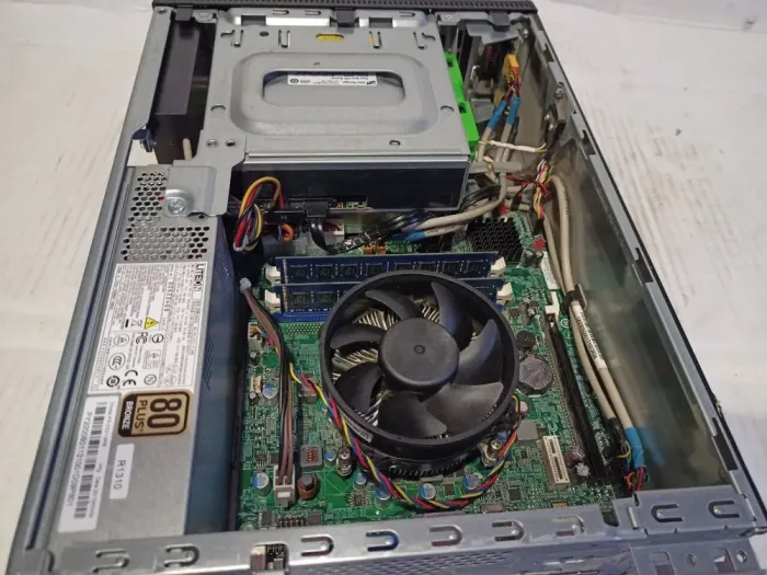 Системний блок Acer Veriton X2611G SFF / Intel Core i5-2500 (4 ядра по 3.3-3.7 GHz) / 8GB DDR3 / 500GB HDD / HD Graphics 2000 / DVD-RW / Win 7 б/в - зображення 6