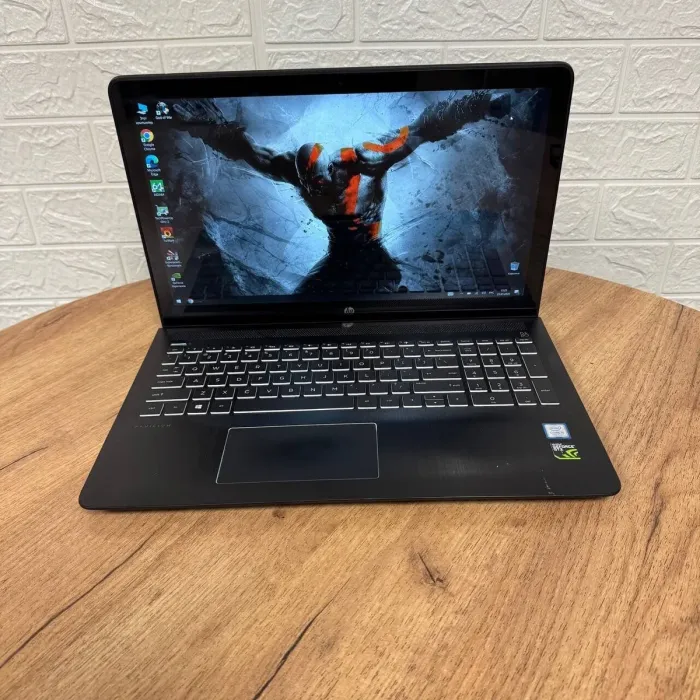 Ігровий ноутбук Б-клас HP Pavilion Power 15-cb010nr / 15.6" (1920x1080) IPS / Intel Core i5-7300HQ (4 ядра по 2.5 - 3.5 GHz) / 12 GB DDR4 / 256 GB SSD / nVidia GeForce GTX 1050, 4 GB GDDR5, 128-bit / WebCam б/в - зображення 2