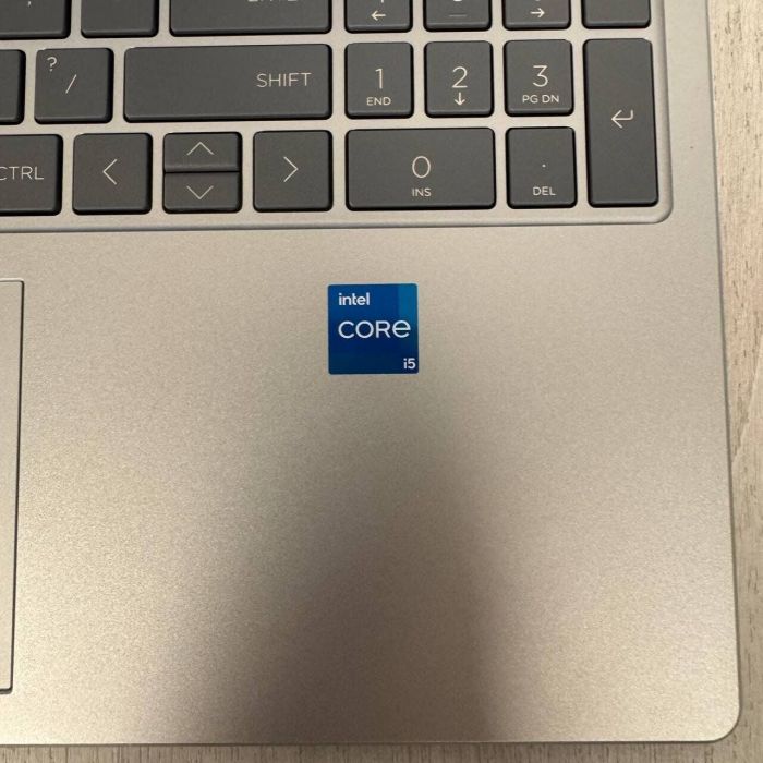 Ультрабук HP 15-fd0445nr / 15.6" (1366x768) TN / Intel Core i5-1235U (10 (12) ядер 3.3 - 4.4 GHz) / 8 GB DDR4 / 256 GB SSD / Intel Iris Xe Graphics / WebCam б/в - изображение 4