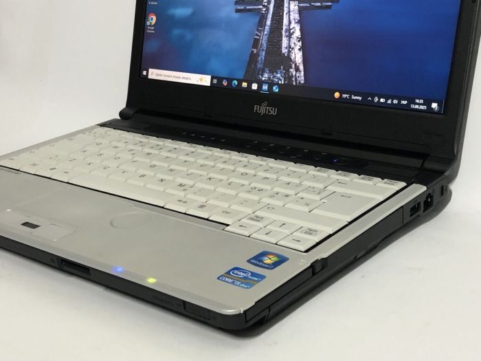 Ноутбук Fujitsu LifeBook S761 / 13.3" (1366x768) TN / Intel Core i7-2640M (2 (4) ядра по 2.8 - 3.5 GHz) / 8 GB DDR3 / 250 GB HDD / Intel HD Graphics 3000 / WebCam / DVD-ROM б/в - зображення 9