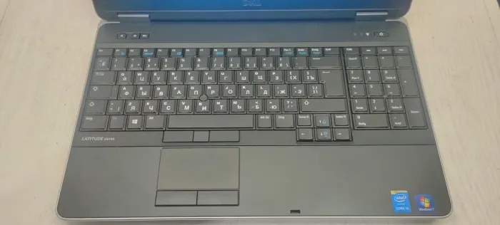 Ноутбук Dell Latitude E6540 / 15.6" (1366x768) TN / Intel Core i5-4210M (2 (4) ядра по 2.6 - 3.2 GHz) / 8 GB DDR3 / 256 GB SSD / Intel HD Graphics 4600 / WebCam б/в - зображення 3