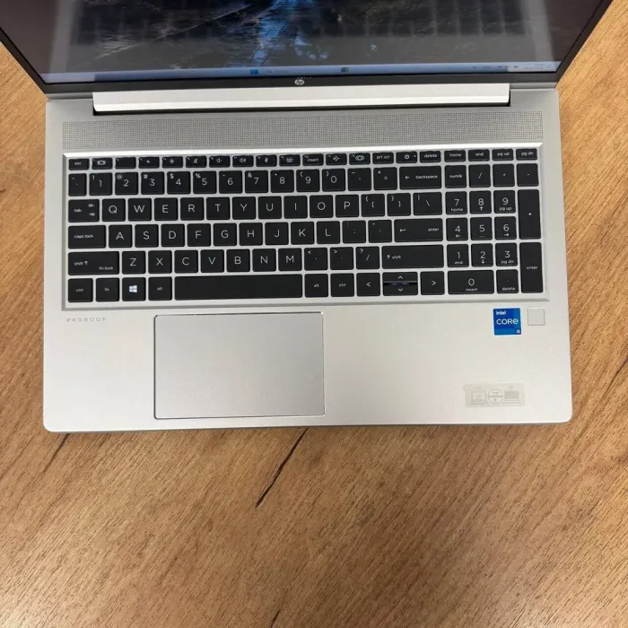 Ультрабук Б-клас HP ProBook 650 G8 / 15.6" (1920x1080) IPS / Intel Core i5-1135G7 (4 (8) ядра по 2.4-4.2 GHz) / 16 GB DDR4 / 512 GB SSD / Iris Xe Graphics / WebCam б/в - зображення 7