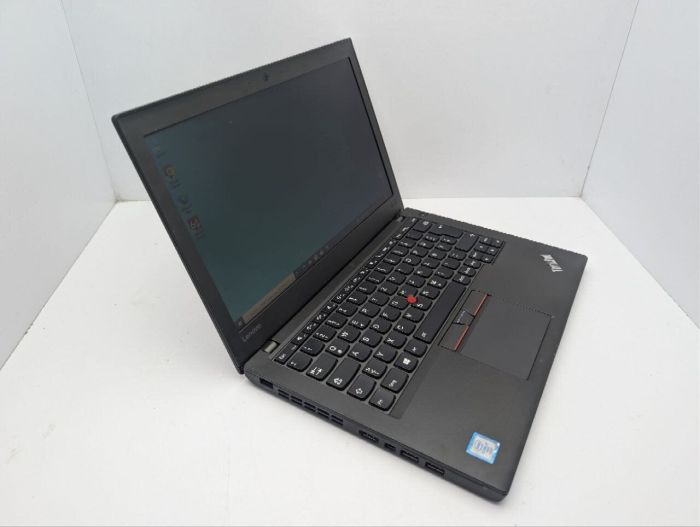Нетбук Lenovo ThinkPad X260 / 12.5" (1920x1080) IPS / Intel Core i7-6600U (2 (4) ядра по 2.6 - 3.4 GHz) / 8 GB DDR4 / 120 GB SSD / Intel HD Graphics 520 / WebCam б/в - изображение 3
