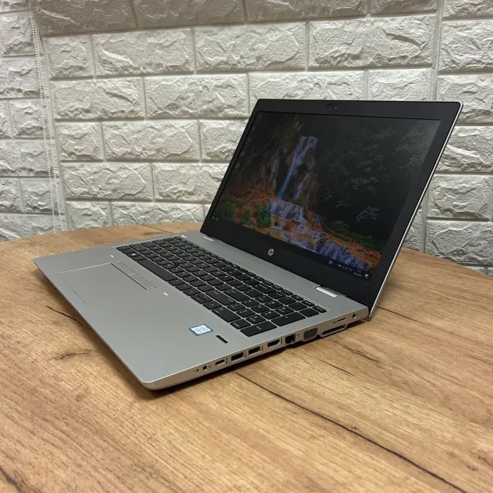 Ноутбук Б-клас HP ProBook 650 G4 / 15.6" (1920x1080) IPS / Intel Core i7-8550U (4 (8) ядра по 1.8 - 4.0 GHz) / 16 GB DDR4 / 256 GB SSD / Intel UHD Graphics 620 / WebCam б/в - зображення 5
