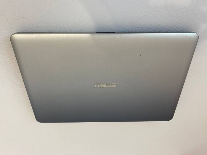 Ноутбук Б-клас Asus R541U / 15.6" (1920x1080) TN / Intel Core i3-7100U (2 (4) ядра по 2.4 GHz) / 8 GB DDR4 / 128 GB SSD / Intel HD Graphics 620 / WebCam / DVD-ROM б/в - зображення 8