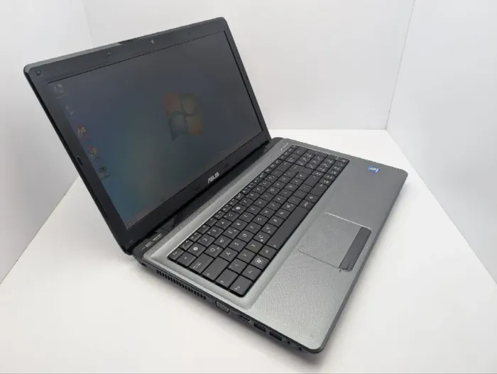 Ноутбук Asus A52F / 15.6" (1366x768) TN / Intel Core i3-380M (2 (4) ядра по 2.5 GHz) / 6 GB DDR3 / 120 GB SSD / Intel Graphics / WebCam / DVD-ROM б/в - зображення 6