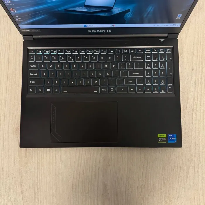 Ігровий ноутбук Gigabyte G6 KF / 16" (1920x1200) IPS / Intel Core i7-13620H (10 (16) ядер по 3,6 - 4,9 ГГц) / 16 ГБ DDR5 / 1000 ГБ SSD / nVidia GeForce RTX 4060, 8 ГБ GDDR6, 128-біт / Веб-камера б/в - зображення 3