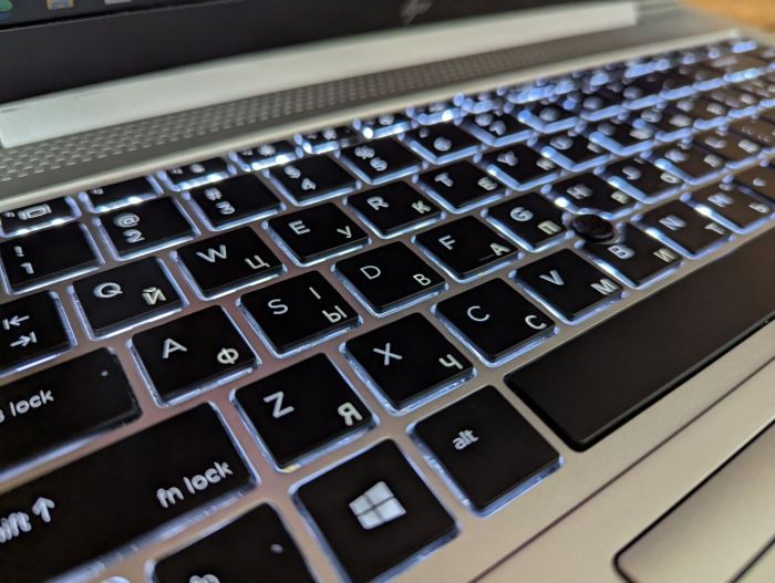 Ультрабук Б-клас HP EliteBook 840 G5 / 14" (1920x1080) IPS / Intel Core i5-7200U (2 (4) ядра по 2.5 - 3.1 GHz) / 8 GB DDR4 / 256 GB SSD / Intel UHD Graphics 620 / WebCam / Fingerprint / Windows 10 б/в - зображення 7