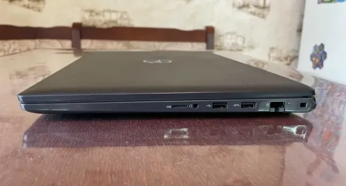 Ультрабук Dell Latitude 3530 / 15.6" (1920x1080) IPS Touch / Intel Core i5-1235U (10 (12) ядер по 3.3 - 4.4 GHz) / 8 GB DDR4 / 256 GB SSD / Intel Iris Xe Graphics / WebCam б/в - зображення 7