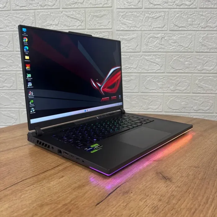 Ігровий ноутбук Б-клас Asus ROG Strix G16 G614JI / 16" (2560x1600) IPS / Intel Core i9-13980HX (24 (32) ядра по 4.0 - 5.6 GHz) / 32 GB DDR5 / 1000 GB SSD / nVidia GeForce RTX 4070, 8 GB GDDR6, 128-bit / WebCam б/в - зображення 4