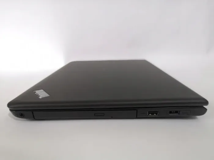 Ноутбук Lenovo ThinkPad E560 / 15.6" IPS / Core i5-6200U (2(4) ядра по 2.3-2.8 GHz) / 8GB DDR3 / 192GB SSD / HD Graphics 520 / WebCam / DVD-ROM / VGA б/в - зображення 5