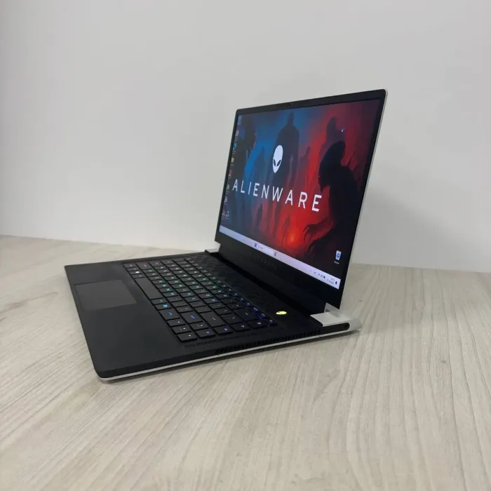 Ігровий ноутбук Б-класу Dell Alienware X15 R1 White / 15.6" (1920x1080) IPS / Intel Core i7-11800H (8 (16) ядер по 2.3 - 4.6 GHz) / 16 GB DDR4 / 512 GB SSD NVMe / nVidia GeForce RTX 3070, 8 GB GDDR6, 256-bit / WebCam б/в - зображення 5