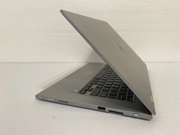 Ноутбук-трансформер Б-клас Dell Inspiron 13-7359 / 13.3" (1366x768) TN / Intel Core i5-6200U (2 (4) ядра по 2.3 - 2.8 GHz) / 8 GB DDR3 / 240 GB SSD / Intel HD Graphics 520 / WebCam / HDMI б/в - зображення 7