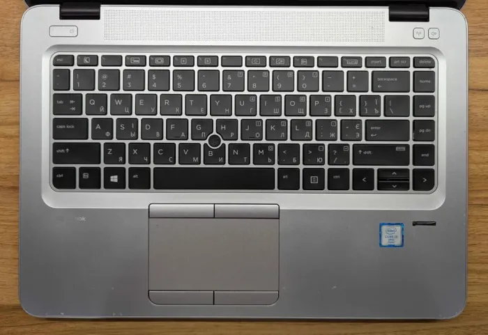 Ультрабук HP EliteBook 840 G3 / 14" (1366x768) TN / Intel Core i5-6300U (2 (4) ядра по 2.4 - 3.0 GHz) / 8 GB DDR4 / 240 GB SSD / Intel HD Graphics 520 / TouchID / WebCam / Windows 10 б/в - зображення 5