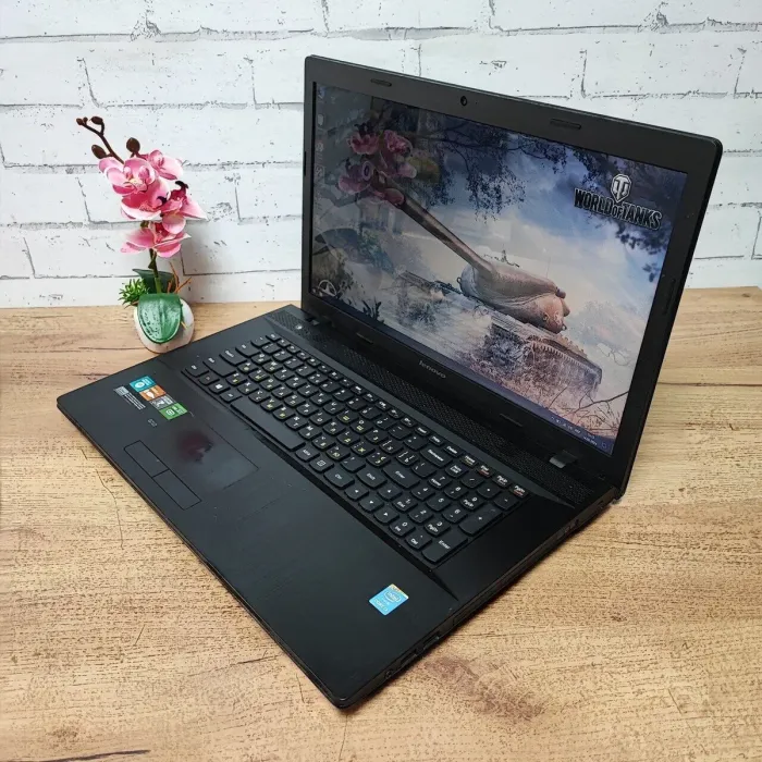 Ноутбук Б-клас Lenovo G710 / 17.3" (1600x900) TN / Intel Core i3-4000M (2 (4) ядра по 2.4 GHz) / 8 GB DDR3 / 256 GB SSD / Intel HD Graphics 4600 / WebCam / DVD-ROM б/в - зображення 4