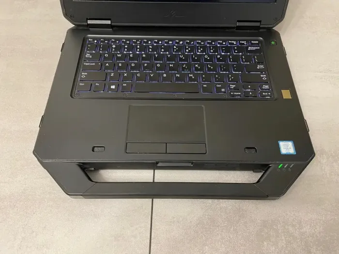 Захищений ноутбук Dell Latitude 5414 Rugged / 14" (1920x1080) IPS / Intel Core i5-6300U (2 (4) ядра по 2.4 - 3.0 GHz) / 16 GB DDR4 / 240 GB SSD NEW / Intel HD Graphics 520 / WebCam / HDMI / 4G LTE б/в - зображення 6