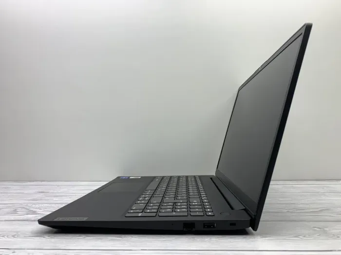 Ноутбук Lenovo V15 G2 ITL / 15.6" (1920x1080) IPS / Intel Core i3-1115G4 (2 (4) ядра по 3.0 - 4.1 GHz) / 8 GB DDR4 / 240 GB SSD / Intel UHD Graphics / WebCam б/в - зображення 7