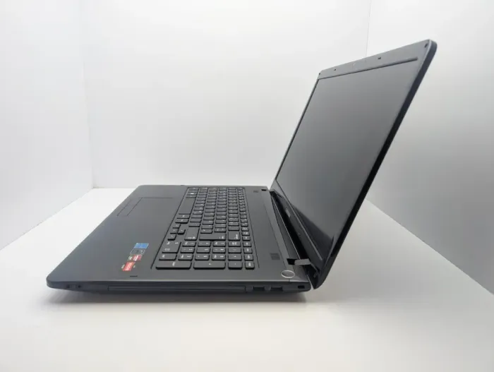 Ноутбук Samsung NP355 / 17.3" (1600x900) TN / AMD A4-4300M (2 ядра по 2.5 - 3.0 GHz) / 8 GB DDR3 / 240 GB SSD / AMD Radeon HD 7420G Graphics / WebCam б/в - зображення 6