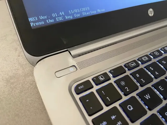 Ультрабук Б-клас HP EliteBook Folio 1040 G3 / 14" (1920x1080) TN / Intel Core i7-6600U (2 (4) ядра по 2.6 - 3.4 GHz) / 8 GB DDR4 / 512 GB SSD M.2 / Intel HD Graphics 520 / WebCam / HDMI б/в - зображення 11