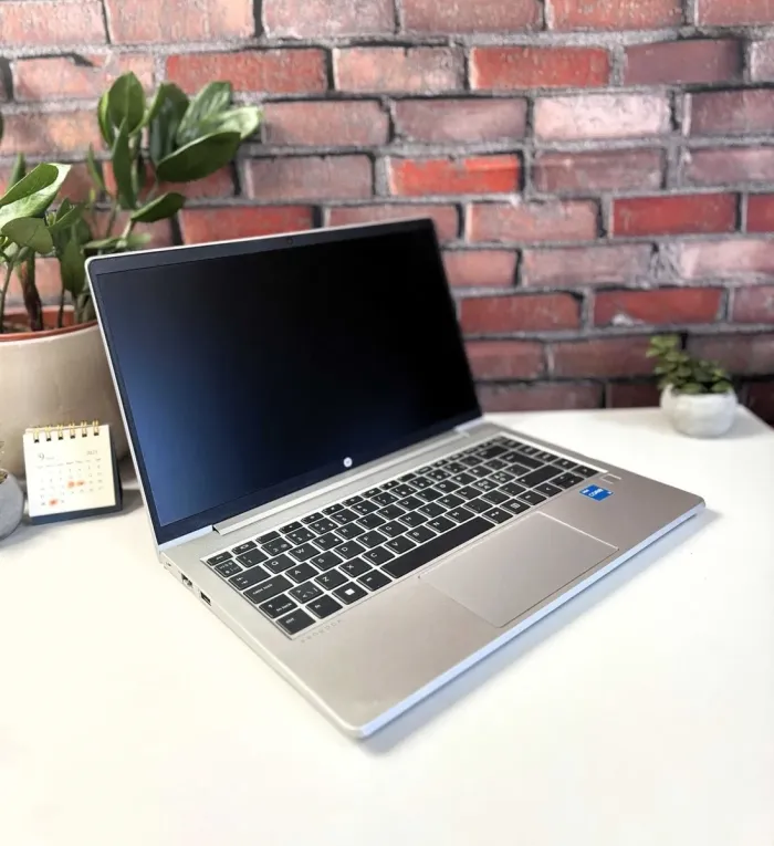 Ультрабук HP ProBook 440 G8 / 14" (1920x1080) IPS / Intel Core i3-1115G4 (4 (8) ядра по 4.1 GHz) / 8 GB DDR4 / 256 GB SSD / Intel UHD Graphics / WebCam б/в - зображення 5