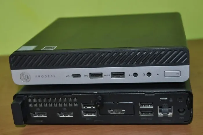 Неттоп HP ProDesk 600 G4 Desktop Mini USFF / Intel Core i3-8100T (4 ядра по 3.1 GHz) / 12 GB DDR4 / 500 GB SSD M.2 / Intel UHD Graphics 630 / Wi-Fi / Bluetooth / Windows 11 Pro / Блок живлення б/в - зображення 4