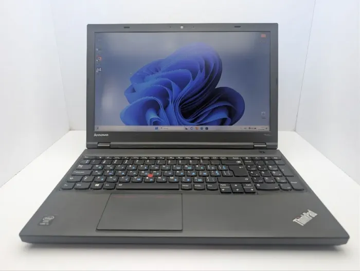 Ноутбук Lenovo ThinkPad T540p / 15.6" (1920x1080) TN / Intel Core i5-4300M (2 (4) ядра по 2.6 - 3.3 GHz) / 8 GB DDR3 / 120 GB SSD / Intel HD Graphics 4600 / WebCam б/в - изображение 2