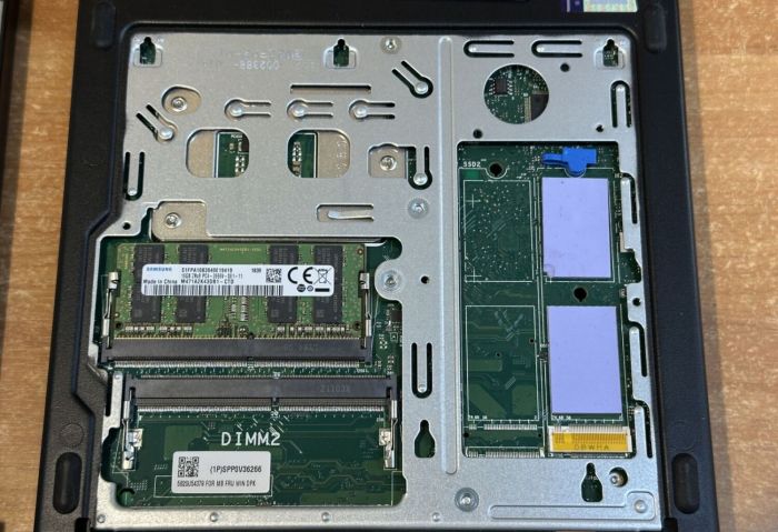 Неттоп Lenovo ThinkCentre M70q USFF / Intel Core i3-10100T (4 (8) ядра по 3.0 - 3.8 GHz) / 16 GB DDR4 / 256 GB SSD M.2 / Intel UHD Graphics 630 / USB 3.2 б/в - зображення 8