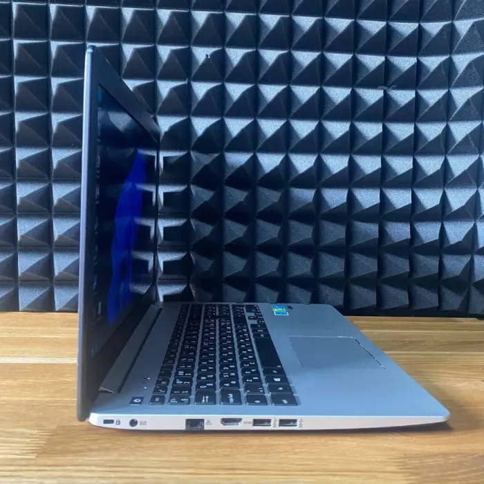 Ноутбук Б-клас Asus R553L / 15.6" (1920x1080) TN / Intel Core i5-4200U (2 (4) ядра по 1.6 - 2.6 GHz) / 8 GB DDR3 / 256 GB SSD / nVidia GeForce GT 740M, 2 GB GDDR3, 64-bit / WebCam / DVD-ROM б/в - зображення 4