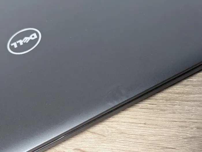 Ноутбук Б-клас Dell Latitude 5580 / 15.6" (1920x1080) TN / Intel Core i5-6300U (2 (4) ядра по 2.4 - 3.0 GHz) / 8 GB DDR4 / 128 GB SSD / Intel HD Graphics 520 / WebCam б/в - зображення 3