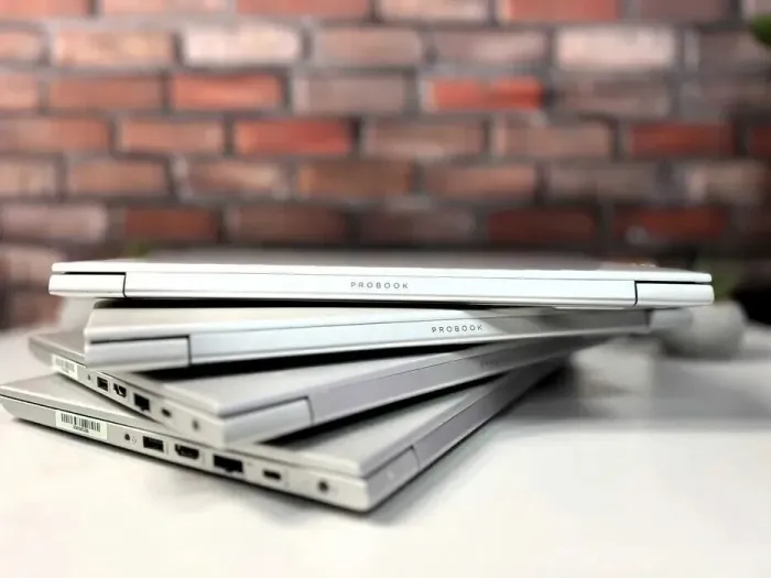 Ультрабук HP ProBook 430 G7 / 13.3" (1366x768) TN / Intel Core i5-10210U (4 (8) ядра по 1.6 - 4.2 GHz) / 8 GB DDR4 / 256 GB SSD / Intel UHD Graphics / WebCam / Win 10 Pro б/в - зображення 6